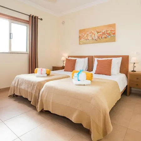 Fabulous Linked In Armacao De Pera, Algarve