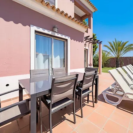 Fabulous Linked In Armacao De Pera, Algarve *